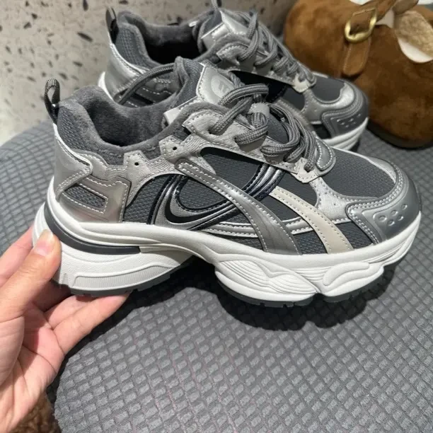 郑州初遇女装宠粉福利老爹鞋时尚休闲鞋透气加棉女款