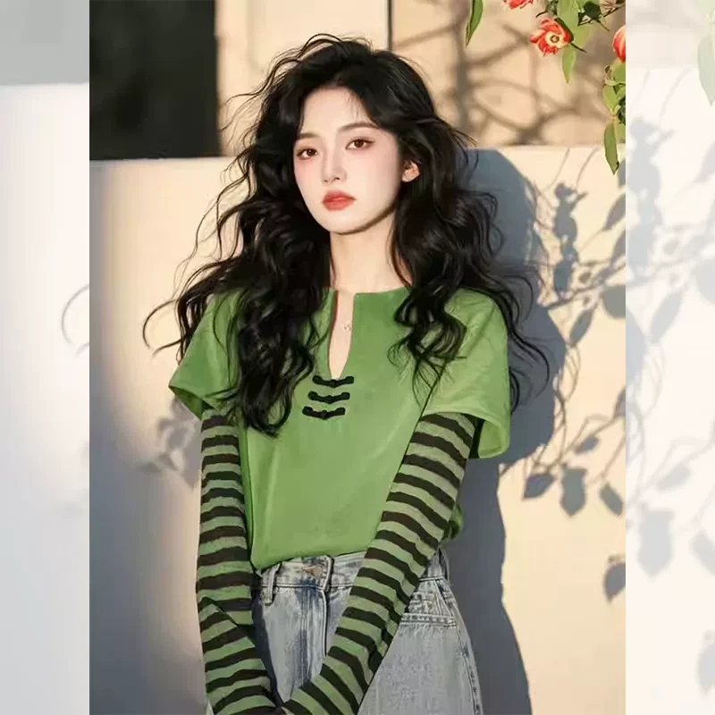 2025欧货爆款独特绝美上衣设计感小众假两件绿色条纹V领长袖T恤女