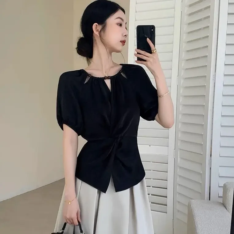 法式设计褶皱缎面女2025新款短袖高级圆领衬衫夏季气质收腰上衣