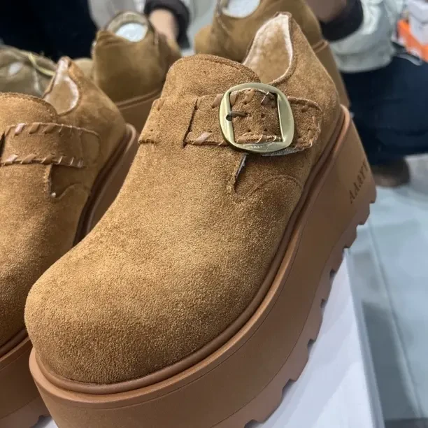 利君家秋冬高跟6.5cm。pu纯色增高颗粒绒复古时尚女鞋（正码）