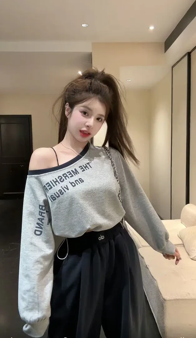 【秋季新款】字母印花常规秋季显瘦辣妹风简约百搭卫衣女