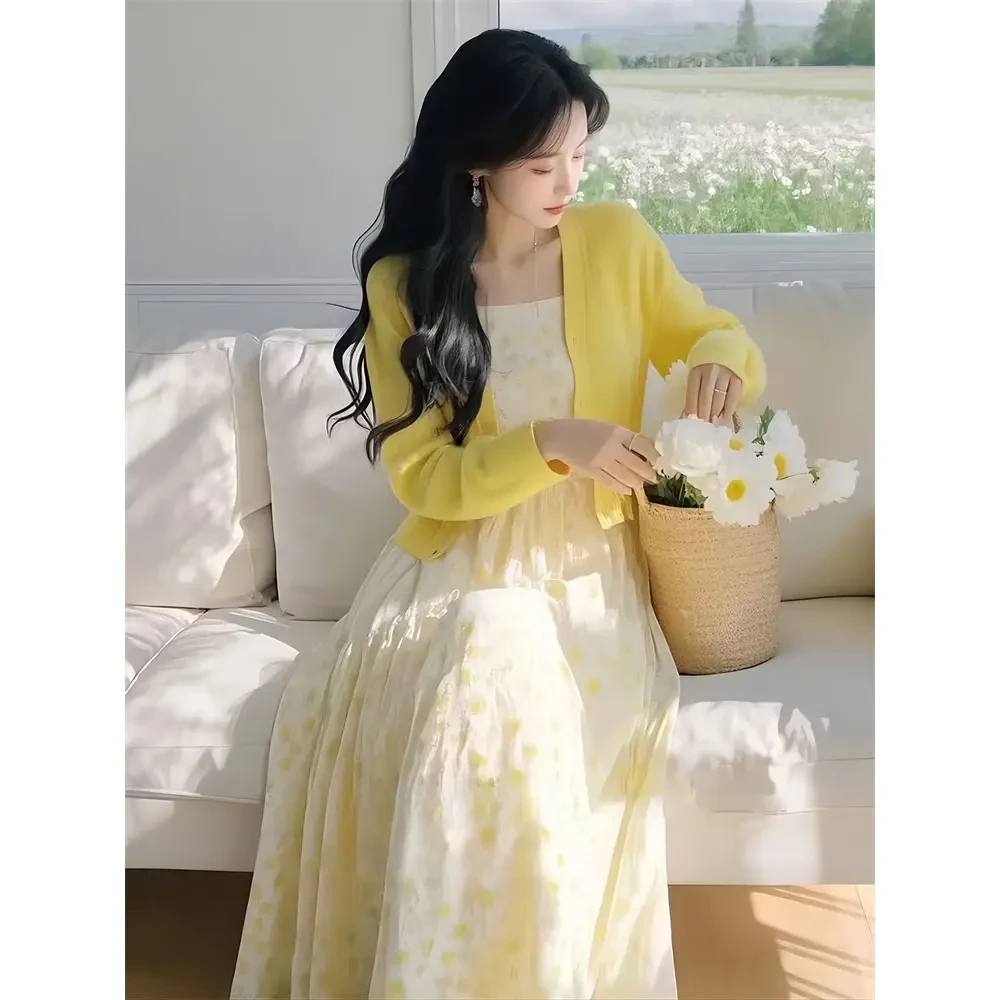 2025春季新款韩系穿搭减龄显瘦小香风防晒开衫碎花连衣裙两件套装