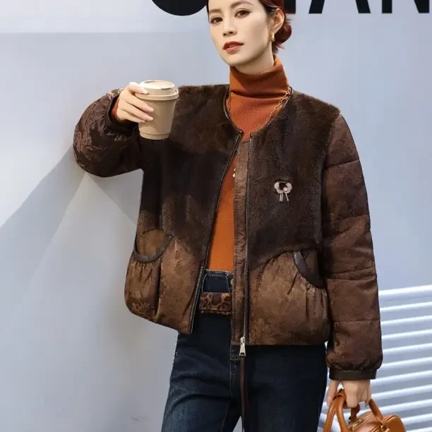 王荣女装新款皮毛羽绒服