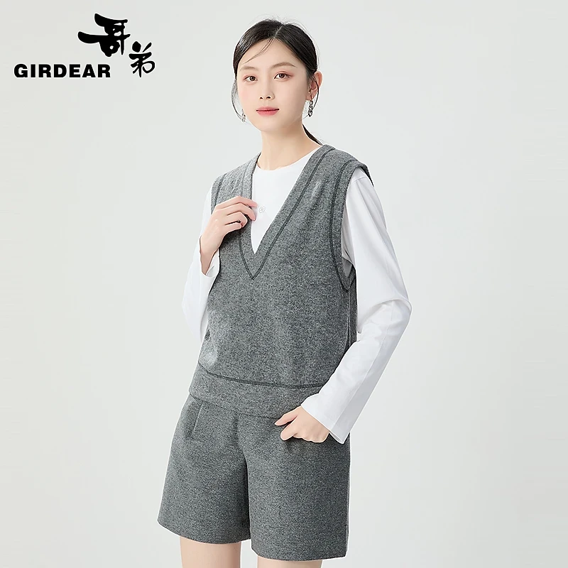 GIRDEAR/哥弟马甲新款针织无袖时尚百搭背心马甲女款外穿1301066