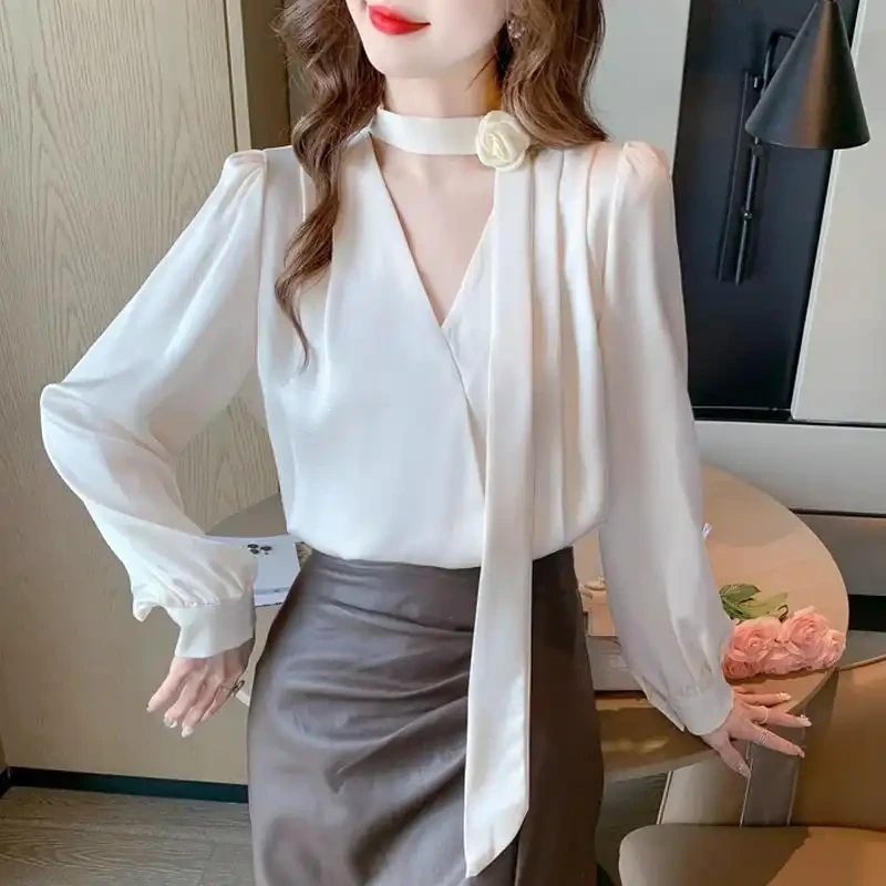 法式缎面v领衬衫女长袖春秋新款流行玫瑰花飘带上衣职业通勤衬衣