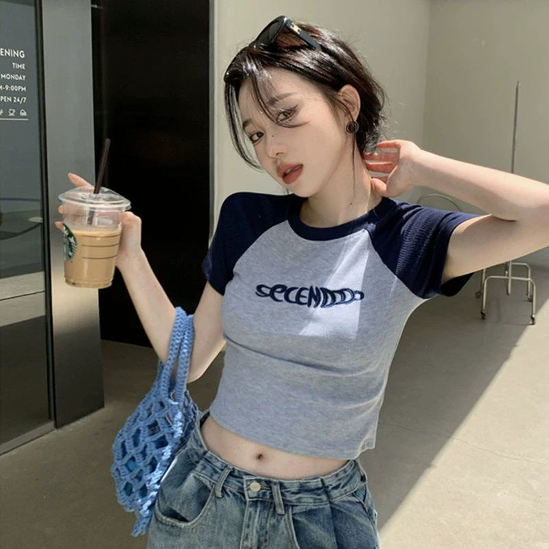 纯欲风短款学生上衣辣妹修身夏季新款短袖t恤女美式设计感衣服ins