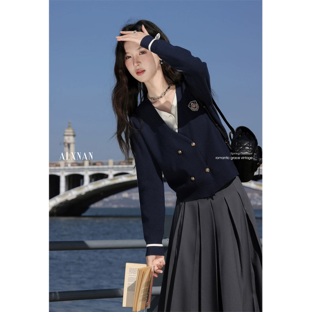 鹿向南【伊顿学院】25年春季新款时尚气质藏蓝色假两件针织衫L52850