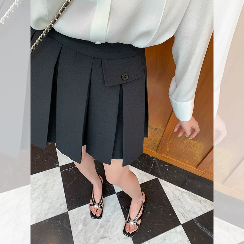 于momo【尖子生短裙】时尚设计感半身裙女夏学院风百褶裙 MQ222013