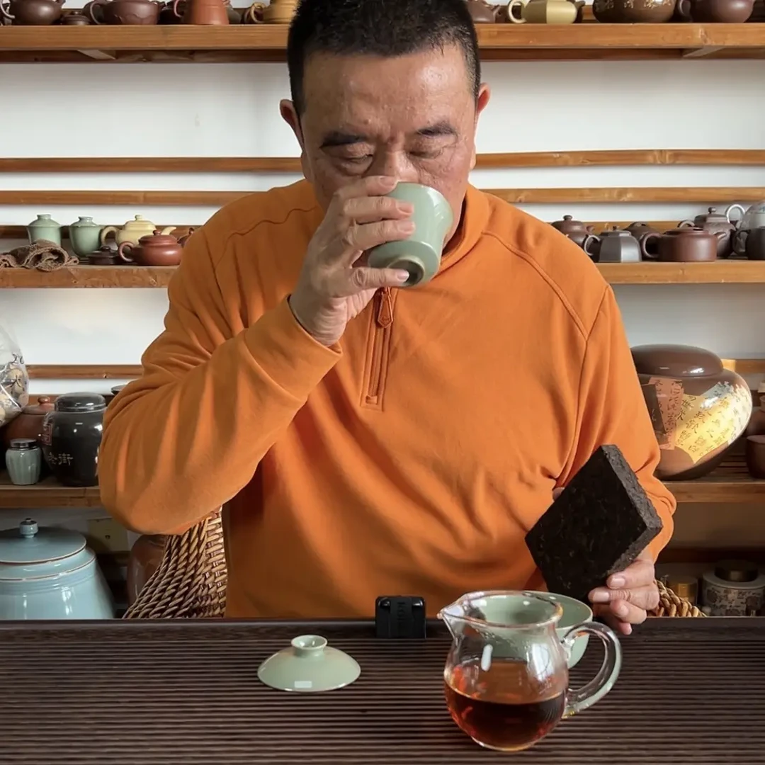 【班章·熟砖】2005年240g班章茶区/樟香普洱熟砖紧压茶