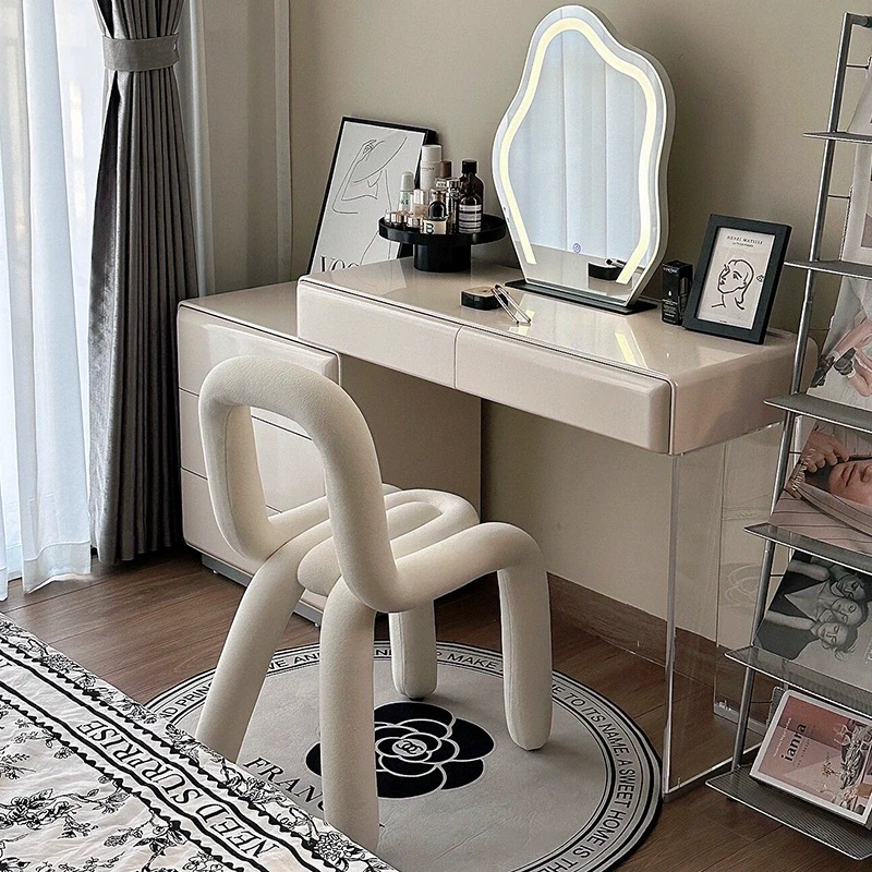 女生卧室奶油风梳妆凳子法式网红轻奢异型椅设计师羊羔绒休闲餐椅