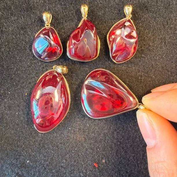 天然辰砂天然辰砂朱砂单晶体收藏软红宝石使用破损撕毁标签不退换