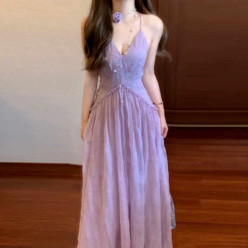 超好看冬日绝美海边度假露背气质挂脖吊带连衣裙子长裙女2024新款