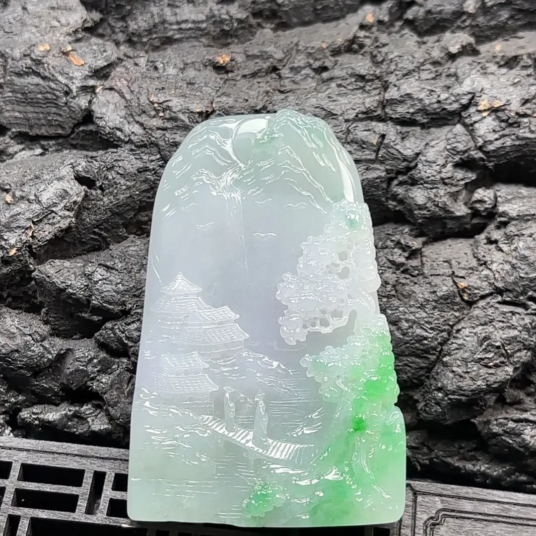 天然缅甸A货翡翠精雕飘绿水牌吊坠