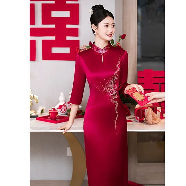 酒红色旗袍高端喜婆婆婚宴装2025新款醋酸妈妈礼服高贵婚礼喜服