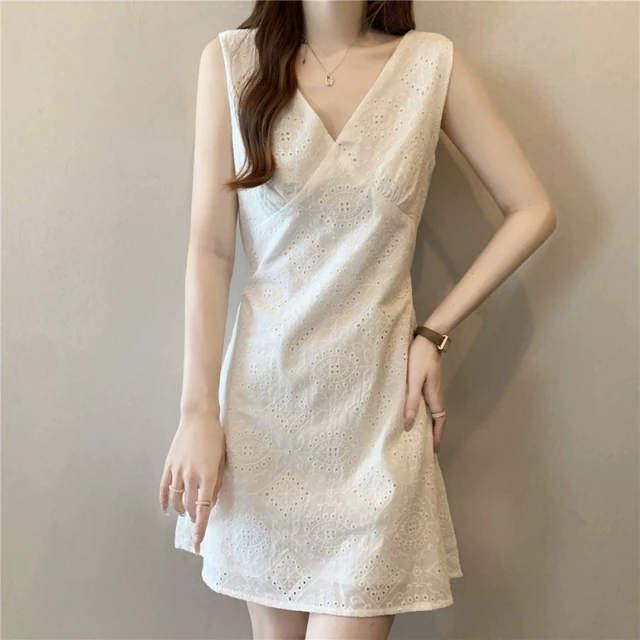 无袖V领背心连衣裙女夏天2025大码胖mm显瘦收腰蕾丝镂空a字短裙子