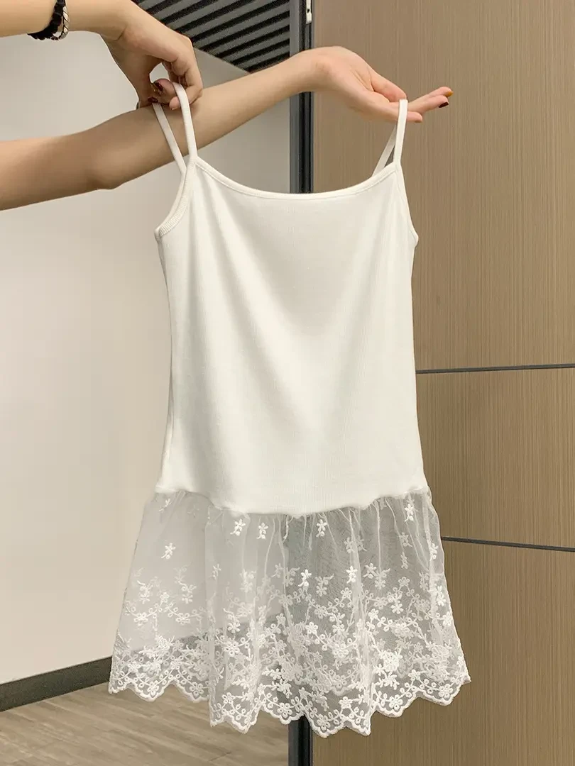 蕾丝拼接下摆纯欲风吊带背心女夏季2025新款显瘦绝美辣妹无袖上衣