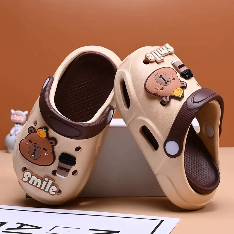 卡皮巴拉洞洞鞋儿童男童夏季新款防滑户外拖鞋包头防撞沙滩凉拖鞋