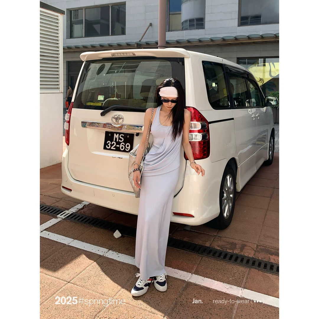 SUNONEONE 显瘦褶皱吊带连衣裙女初秋法式无袖收腰针织长裙H0724Q