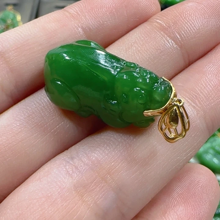 和田玉(碧玉)吊坠(不含链)18K金镶嵌