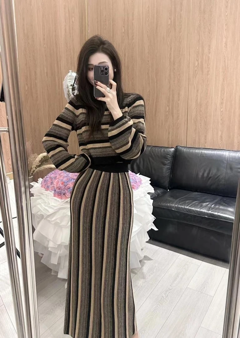 【大婷婷 】秋冬新款条纹长袖针织气质时尚复古套装 均码844