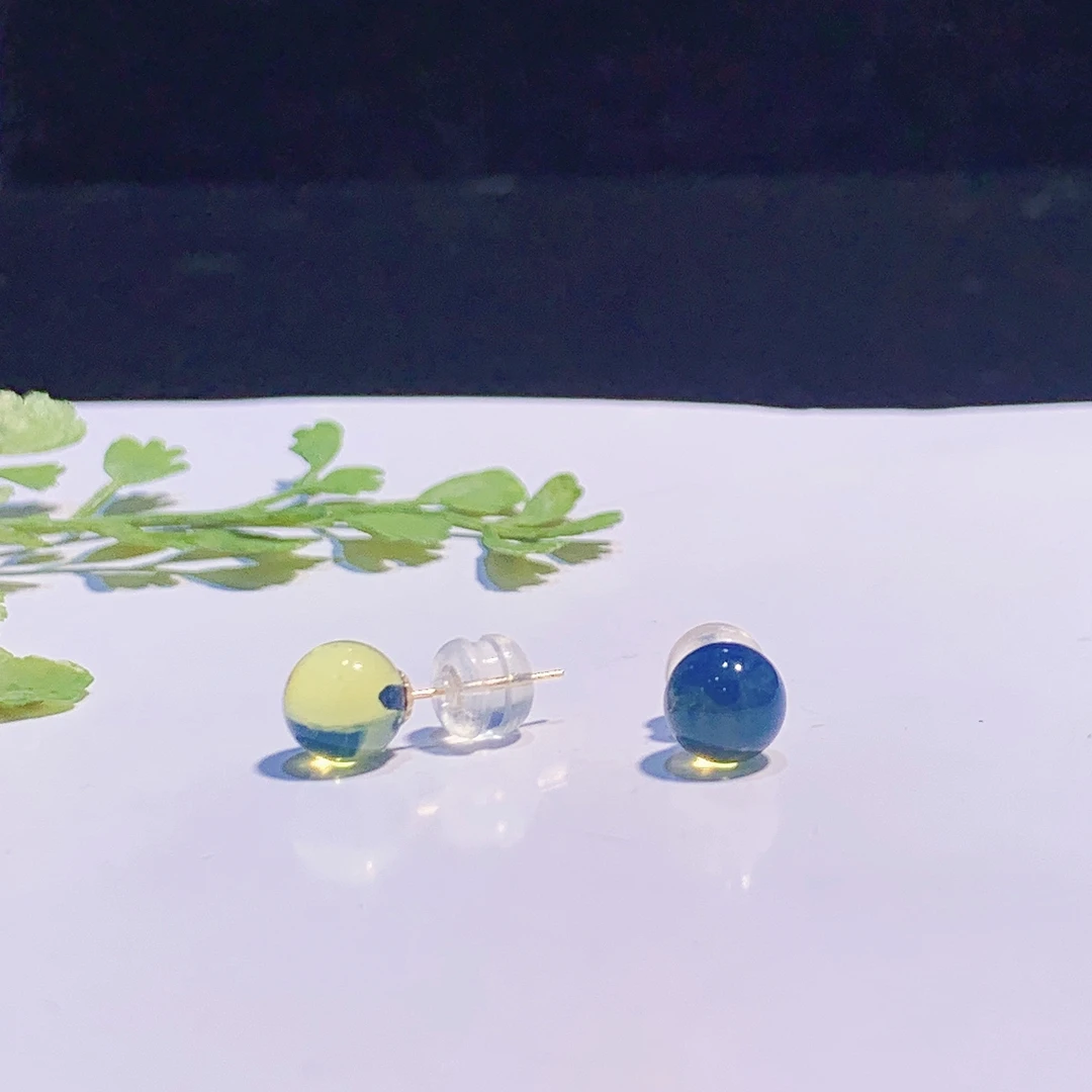 【壹芳珠宝】天然原矿多米尼加蓝珀18K金镶嵌圆珠时尚百搭耳钉