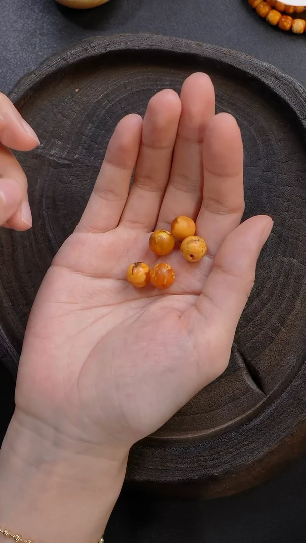 【闪购商品】琥珀裸石未镶嵌微瑕单珠（介意瑕疵不要拍）一颗