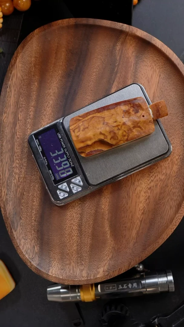 【闪购商品】琥珀裸石未镶嵌原石吊坠（单件）