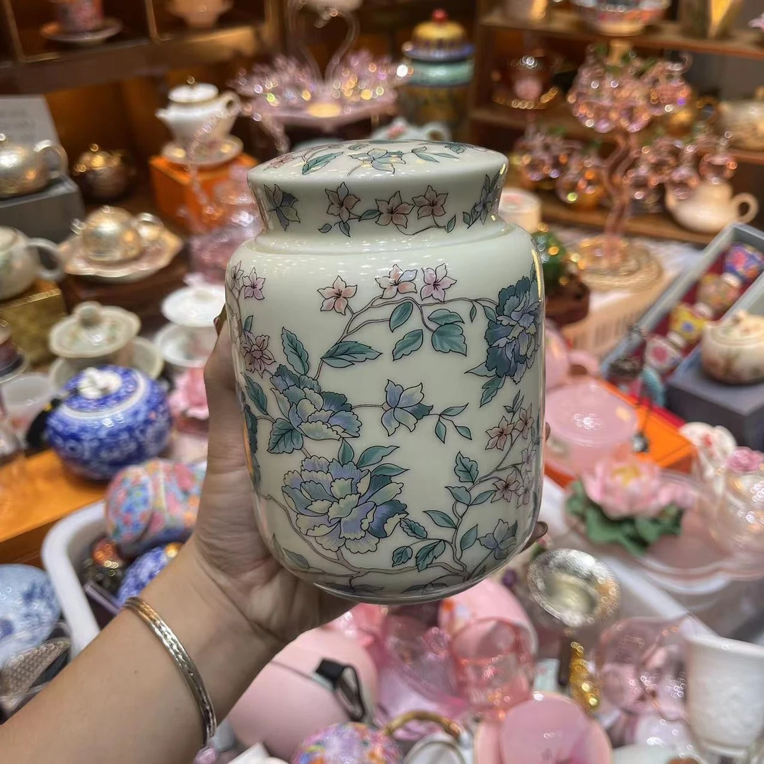 缠枝莲陶瓷直口茶叶罐