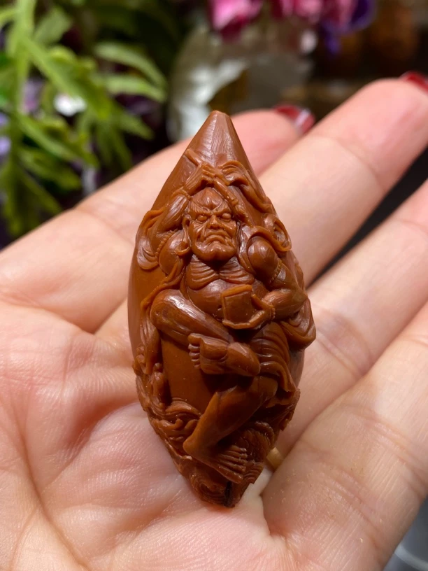 橄榄核魁星点斗，手工雕刻2.4×4.7