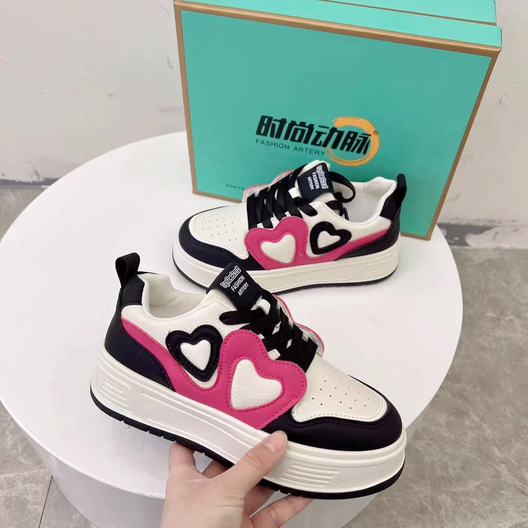 A086黑红爱心小白鞋女ins潮2024新款休闲韩版港风运动板鞋F636