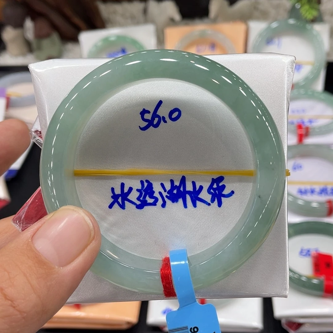 【闪购商品】翡翠手镯未镶嵌C****n