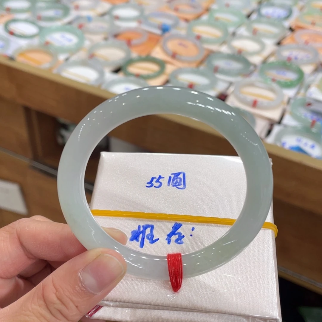 翡翠手镯未镶嵌缅甸翡翠天然翡翠