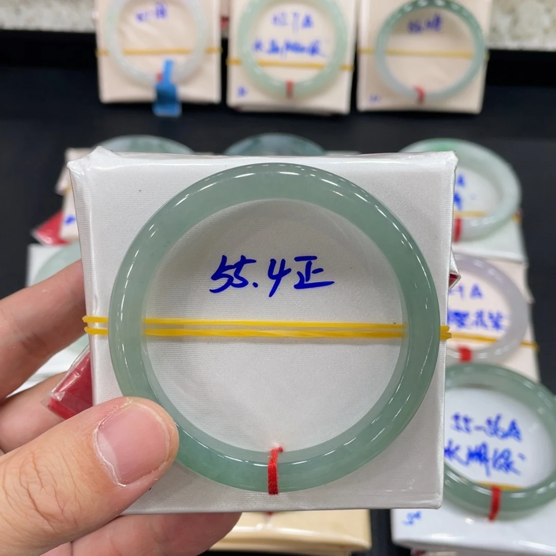 翡翠手镯未镶嵌双*?缅甸天然翡翠手镯