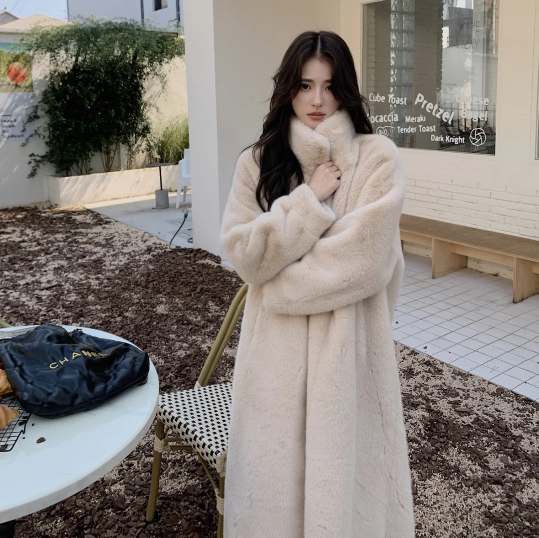 2024冬季新款毛毛时尚网红中长款韩版大衣女冬季加厚气质白色休闲