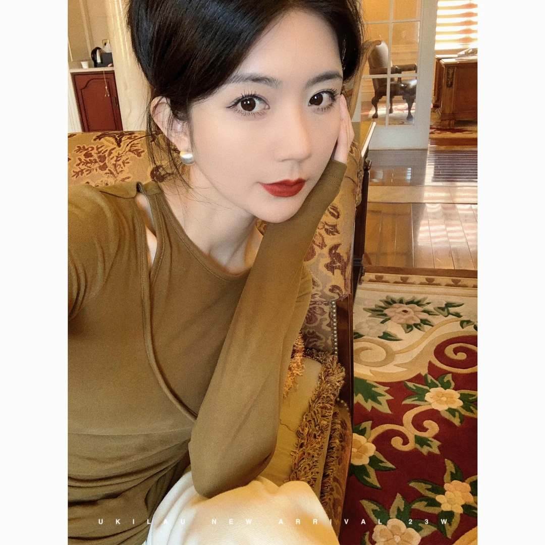 UKILAU迷醉时刻 不对称捏褶镂空露肩纯欲风爱尔绒抗静电打底上衣