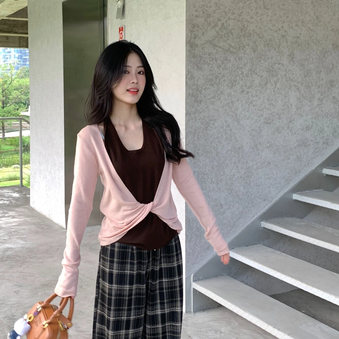 甜妹-【少女心事】挂脖扭结上衣