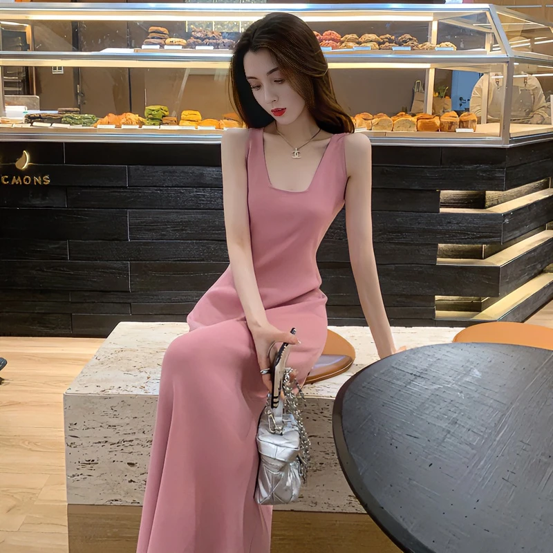 法式粉色针织吊带连衣裙女夏季显瘦气质名媛高级感外出洋气裙子