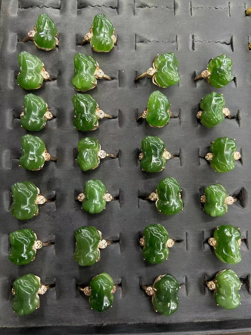 和田玉s925银镶嵌貔貅戒指（颜色微区多样性发货拍一发一）