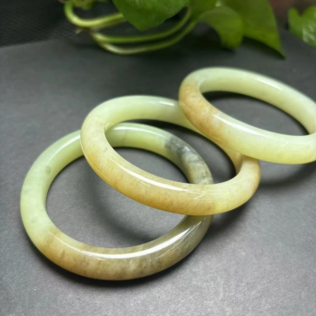 和田玉黄口带糖精美手镯（颜色微区多样性发货拍一发一）