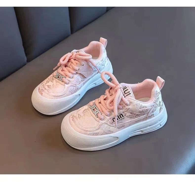 粉色时尚百搭潮流板鞋儿童少女心
