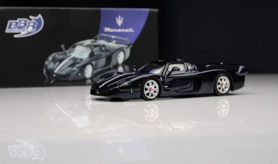 BBR 1/64 玛莎拉蒂 Maserati MC12 Stradale 蓝 汽车模型合金车模
