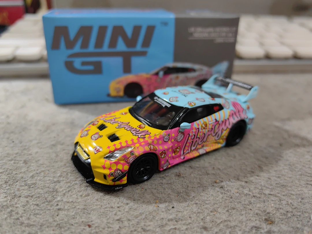 MINI GT 1:64 尼桑LB宽体版R35 GT-RR Ver.1 KUMA 合金车模 742#