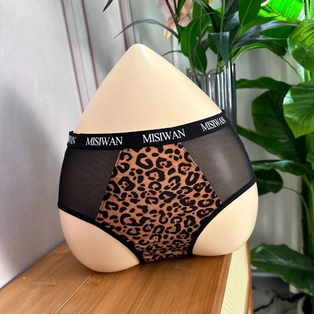 小木屋8518 中腰轻薄舒适透气性感豹纹蕾丝内裤，