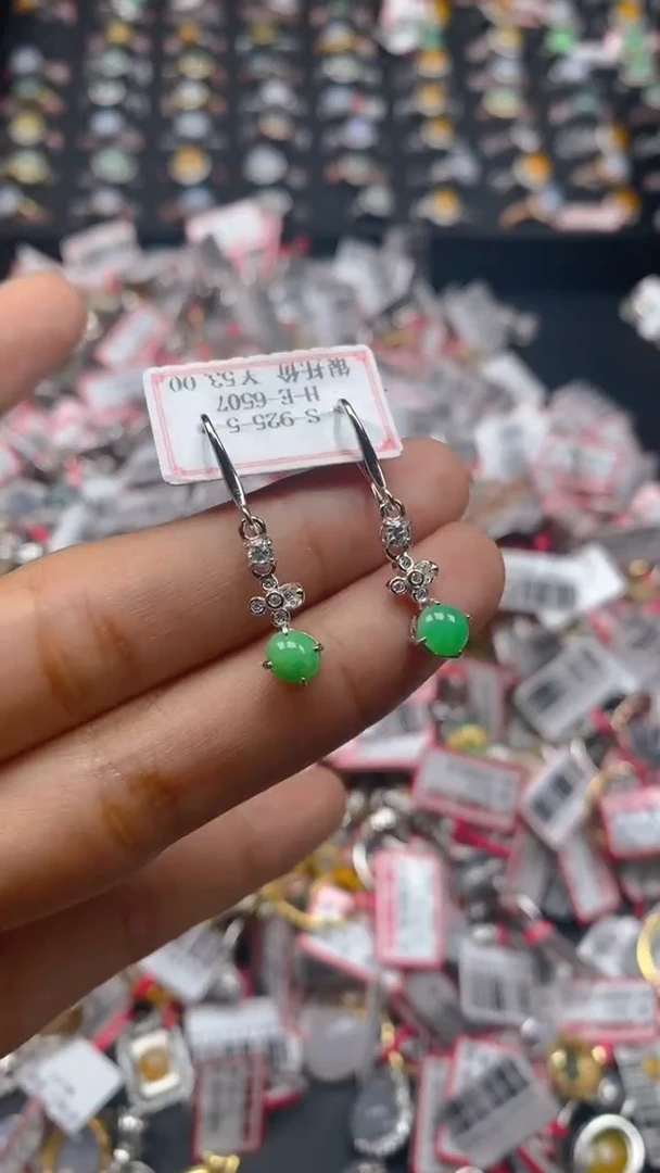 【闪购商品】翡翠耳饰未镶嵌1017649640