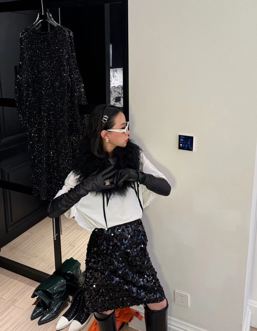 SONG TING 黑色珠片立体花朵半裙配里衬 24120120