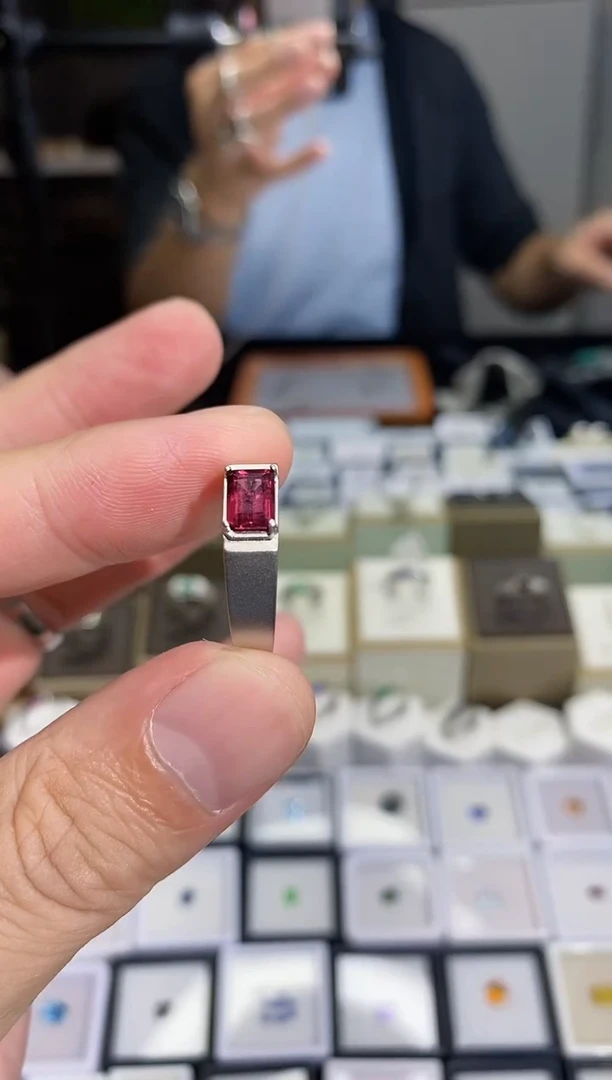 【闪购商品】石榴石戒指银S925镶嵌111111
