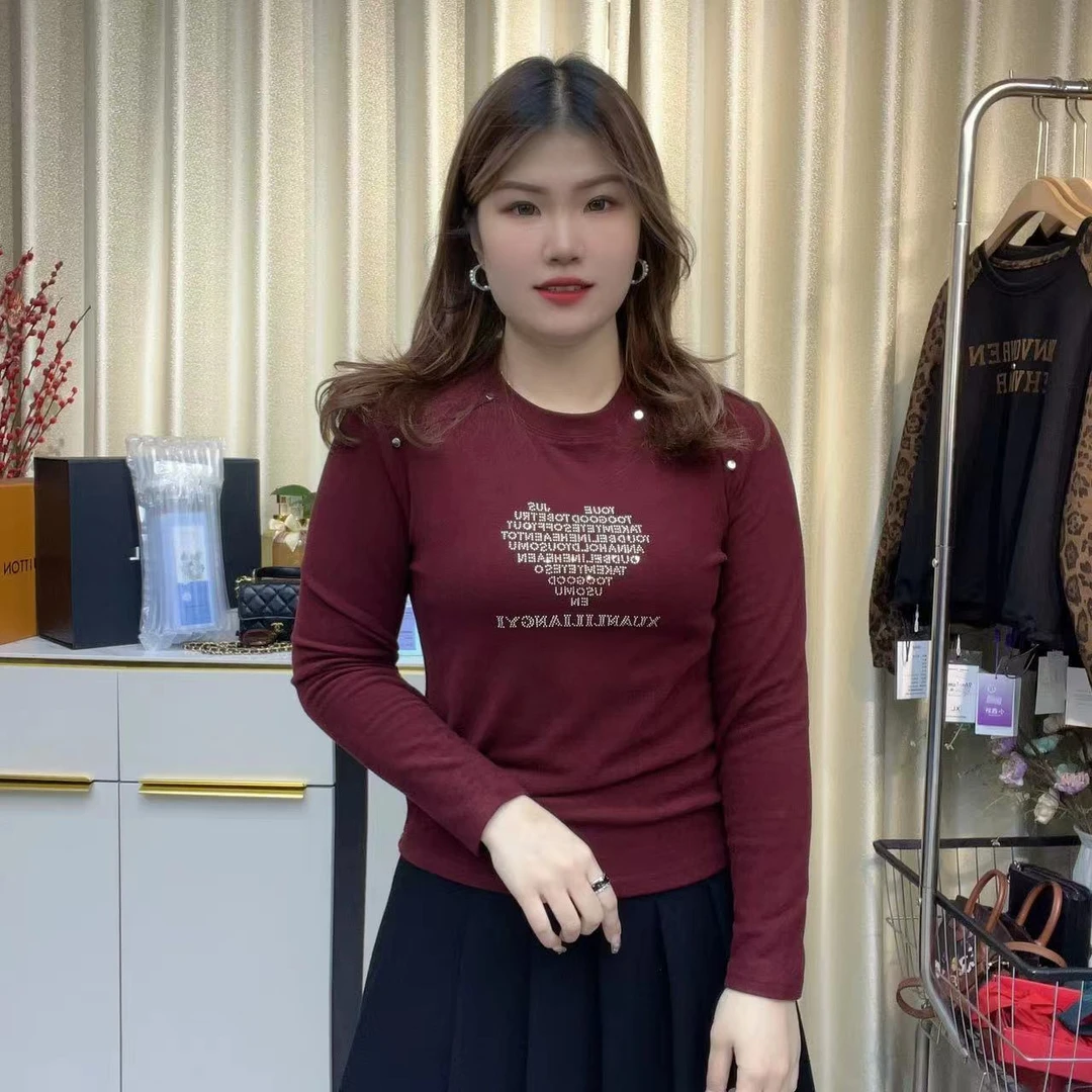 小鑫肝@现货浮力重工爱心英文烫钻插肩袖气质休闲百搭长袖T恤 187