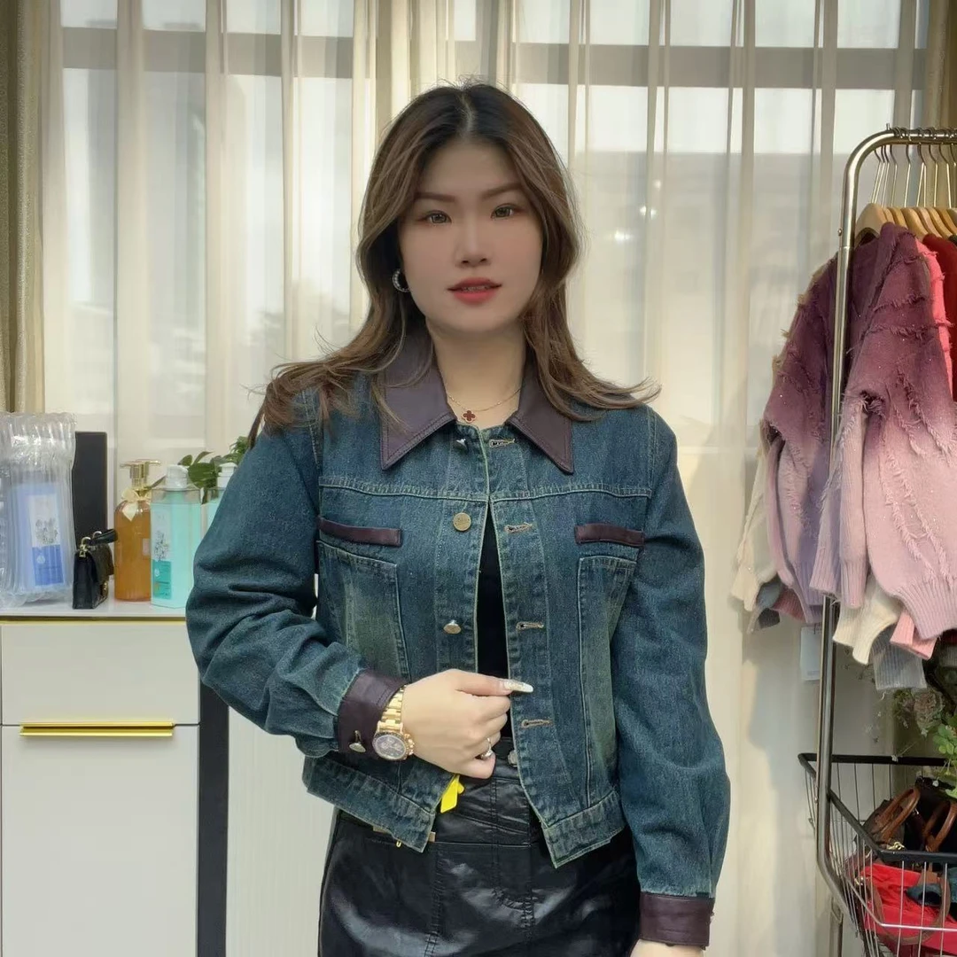 小鑫肝@现货浮力重工插皮拼色翻领气质百搭牛仔短外套 8806