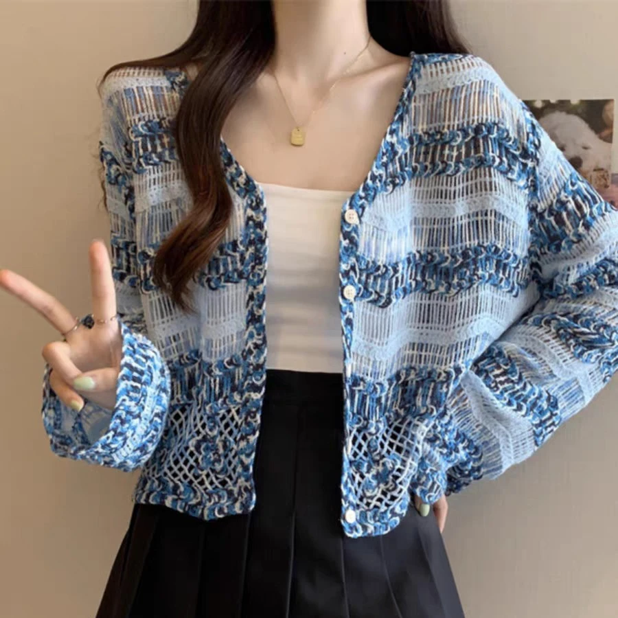 蓝色V领条纹撞色镂空针织开衫外套女大码胖mm显瘦短款上衣潮