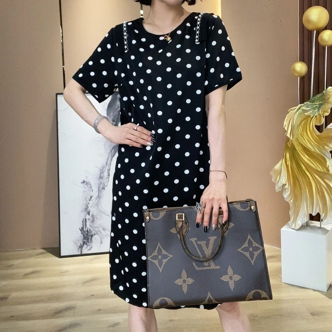 高贵上档次女装气质连衣裙2024夏季新款时尚百搭圆领手工钉珠裙子